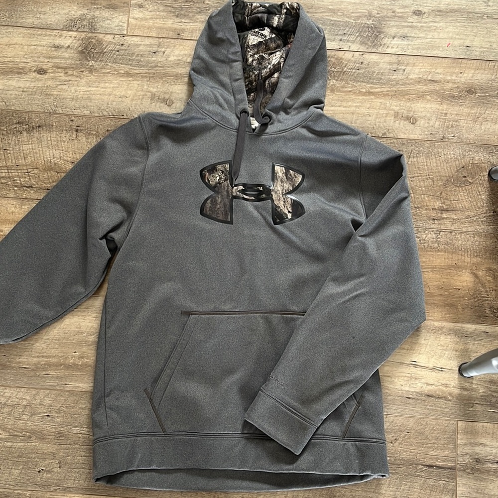 Under Armor storm sweatshirt size large